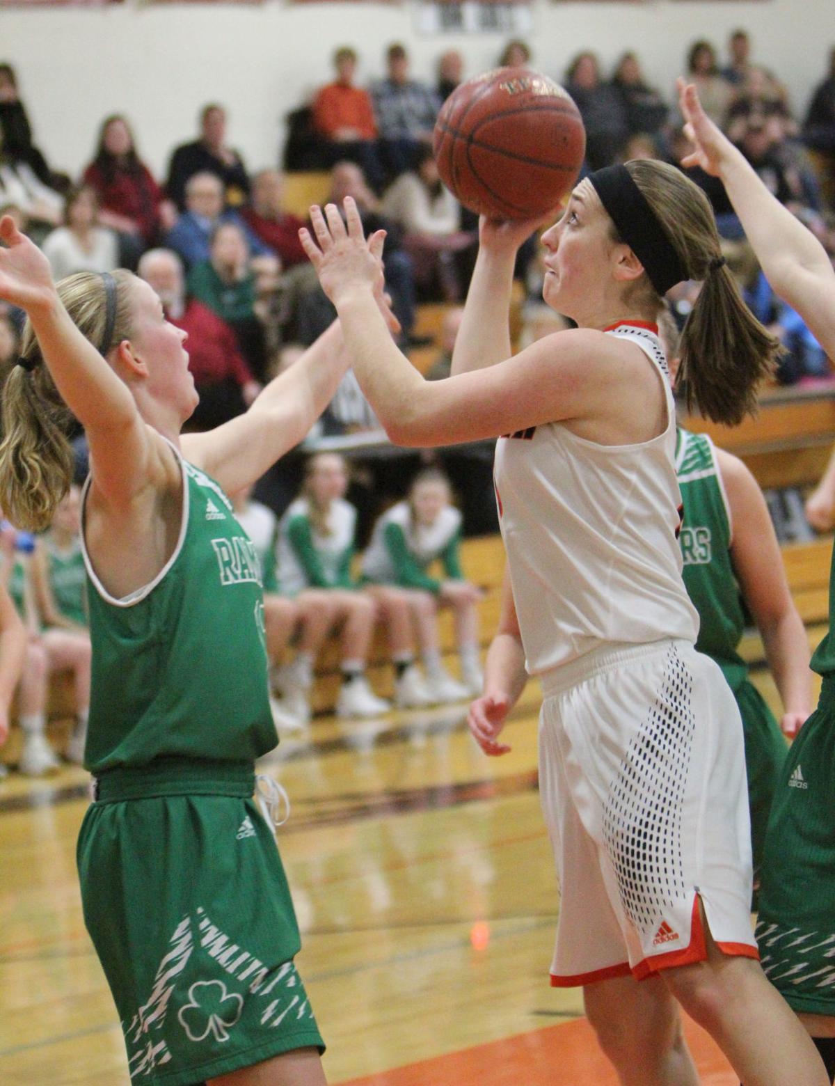 Prep Girls Basketball Bloomer S Airtight Defense Powers Win Over