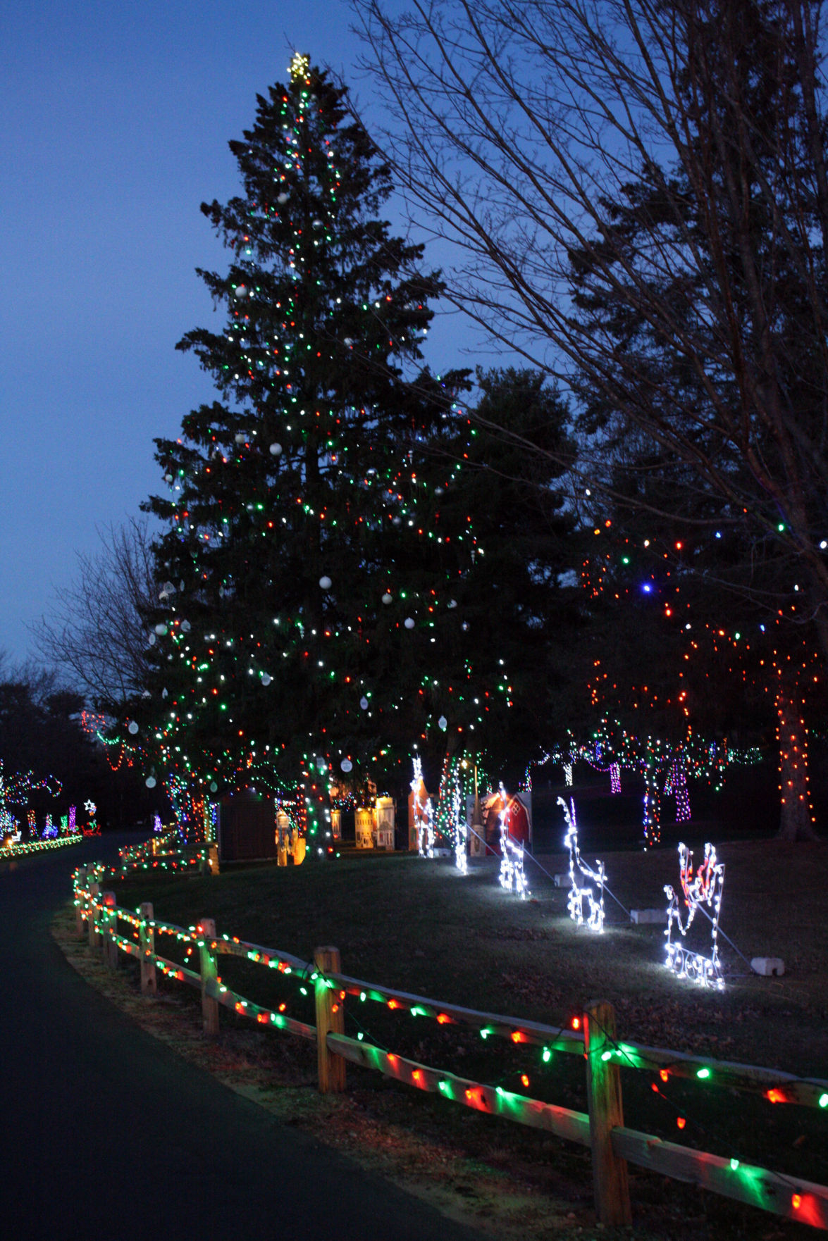 Christmas Village opens Thanksgiving Day | Local | chippewa.com