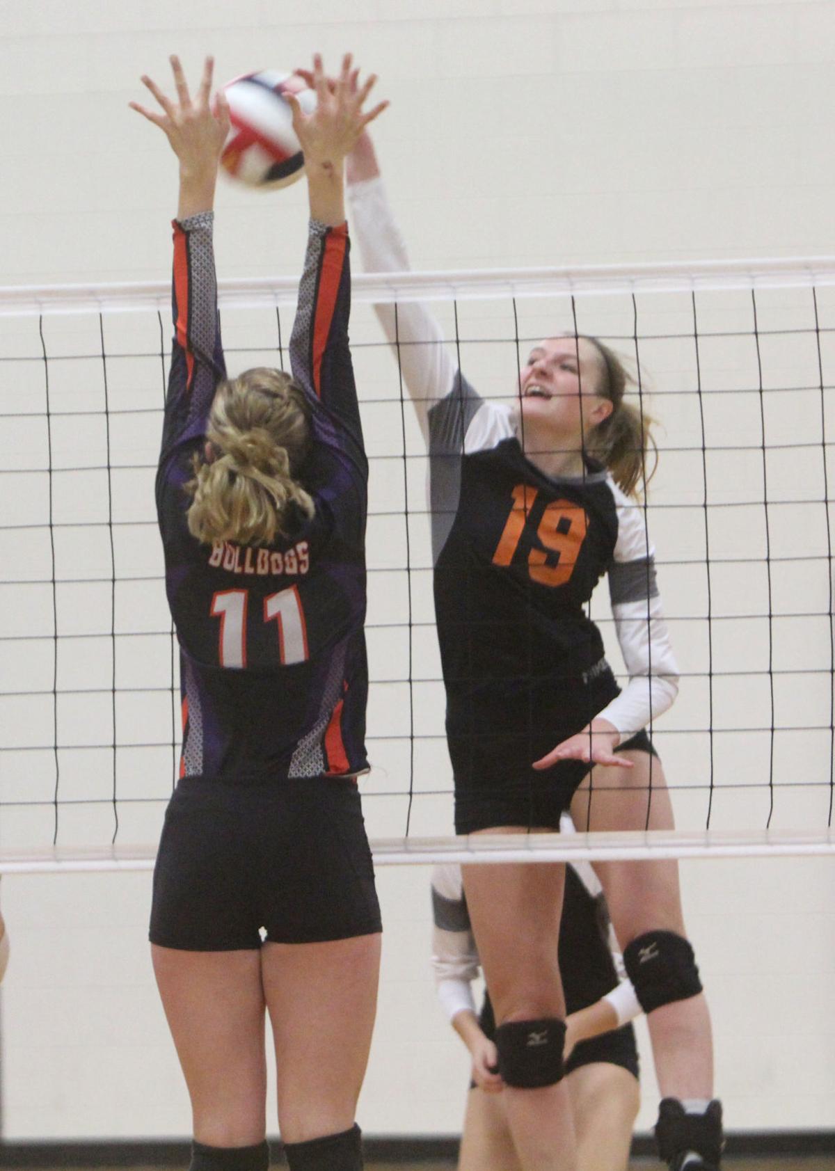 Bloomer volleyball at Heart O' North Conference quad