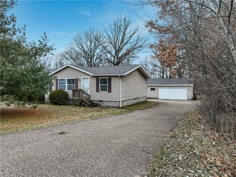 3 Bedroom Home in Cadott 195,000