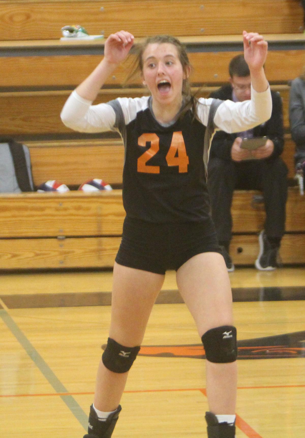 Bloomer volleyball at Heart O' North Conference quad