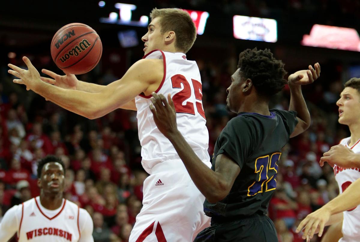 Badgers Men S Basketball Live Blog From Wisconsin Prairie View
