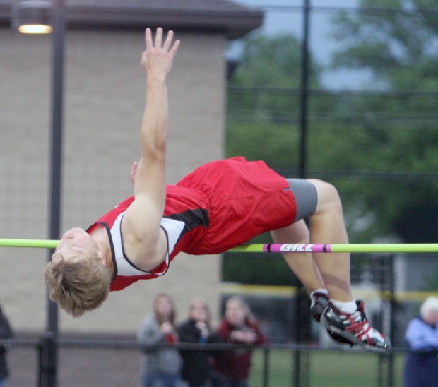 Photo Gallery ChiHi, Menomonie at WIAA Division 1 Track Sectionals at