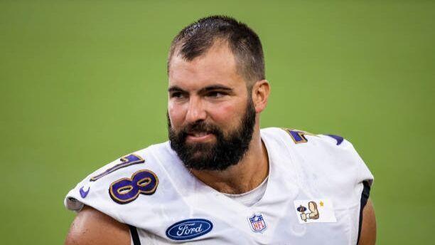 Alejandro Villanueva's jersey becomes a top seller after he