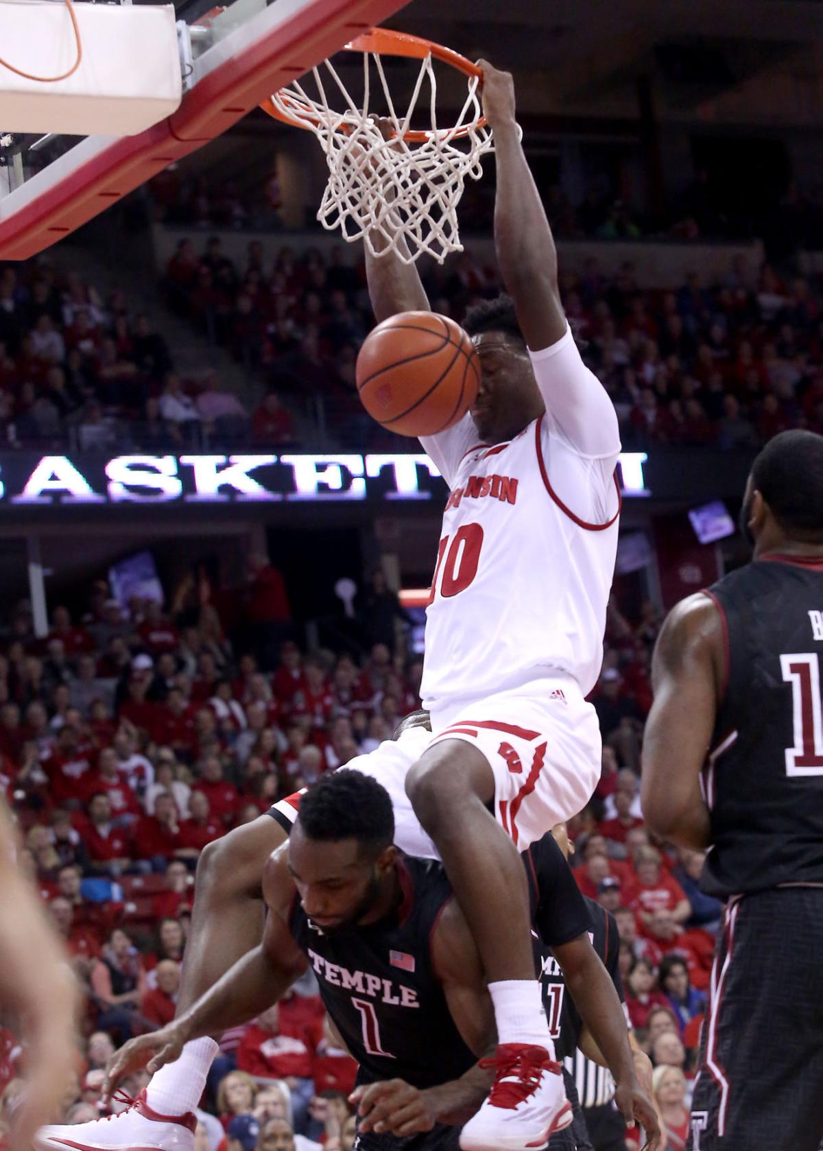 Badgers Men S Basketball Nigel Hayes Double Double Leads Uw Over