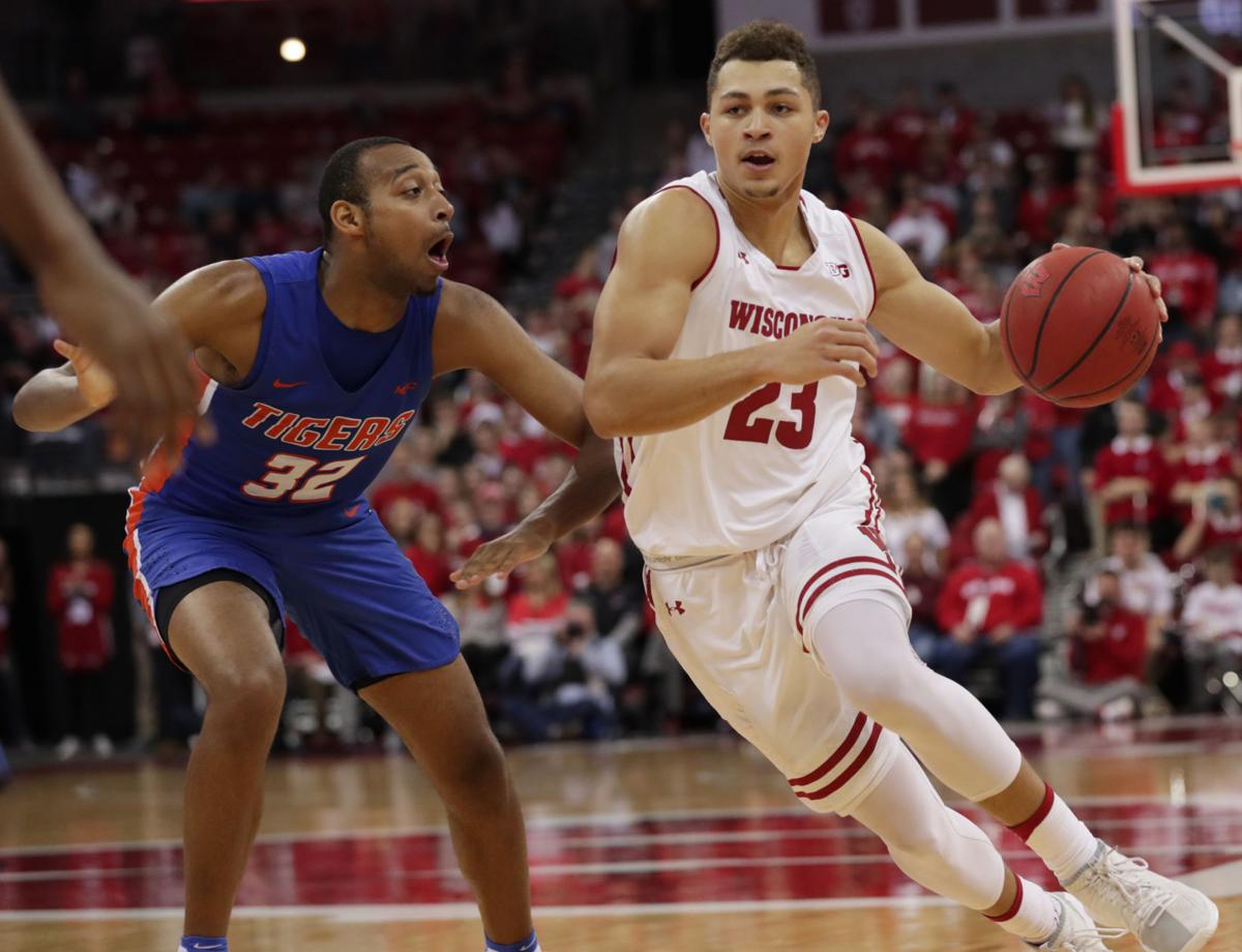 Badgers Men S Basketball Stays At No 16 In Ap Poll College