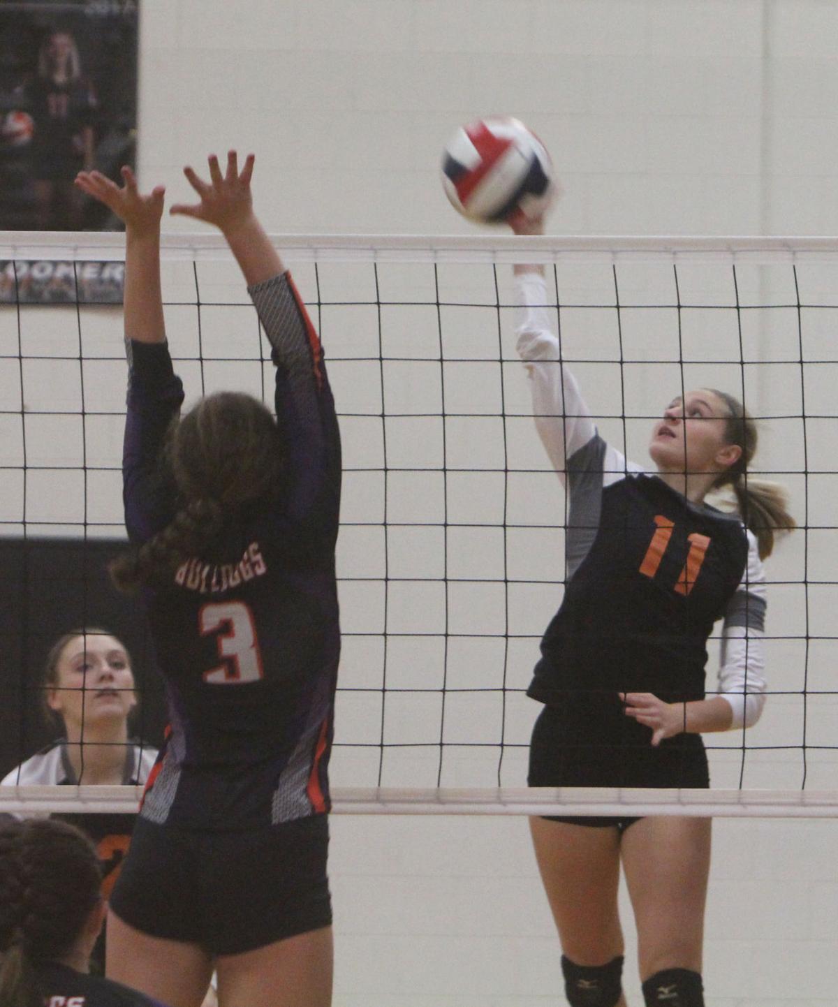 Bloomer volleyball at Heart O' North Conference quad