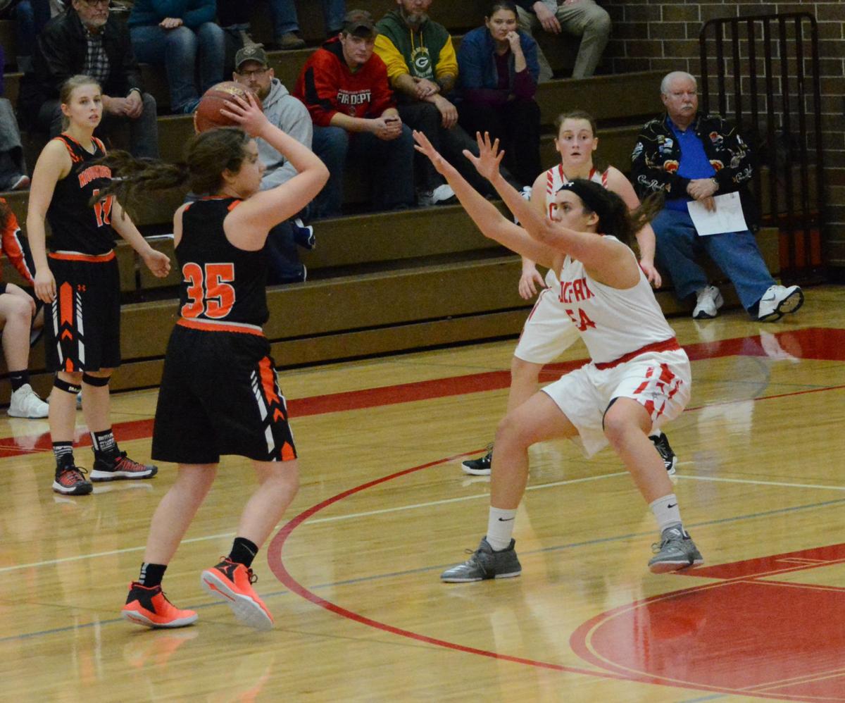 Prep girls basketball Elk Mound uses pressure to trip up Colfax High