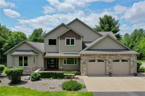 5 Bedroom Home in Eau Claire - $649,900
