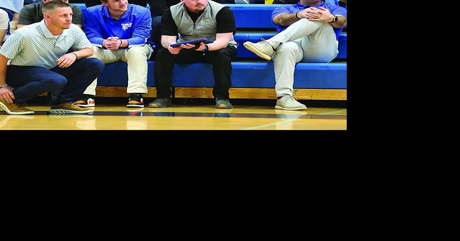 Ellsworth does internship with Eagles