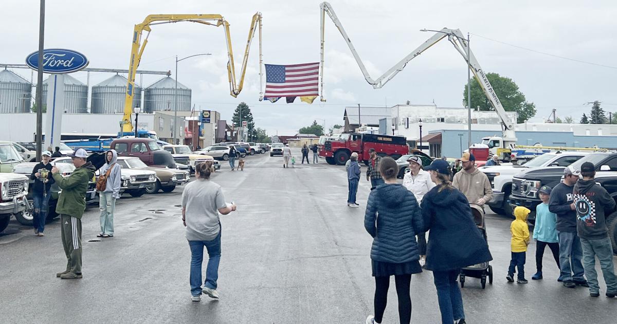 Rain doesn't dampen enthusiasm for annual car show