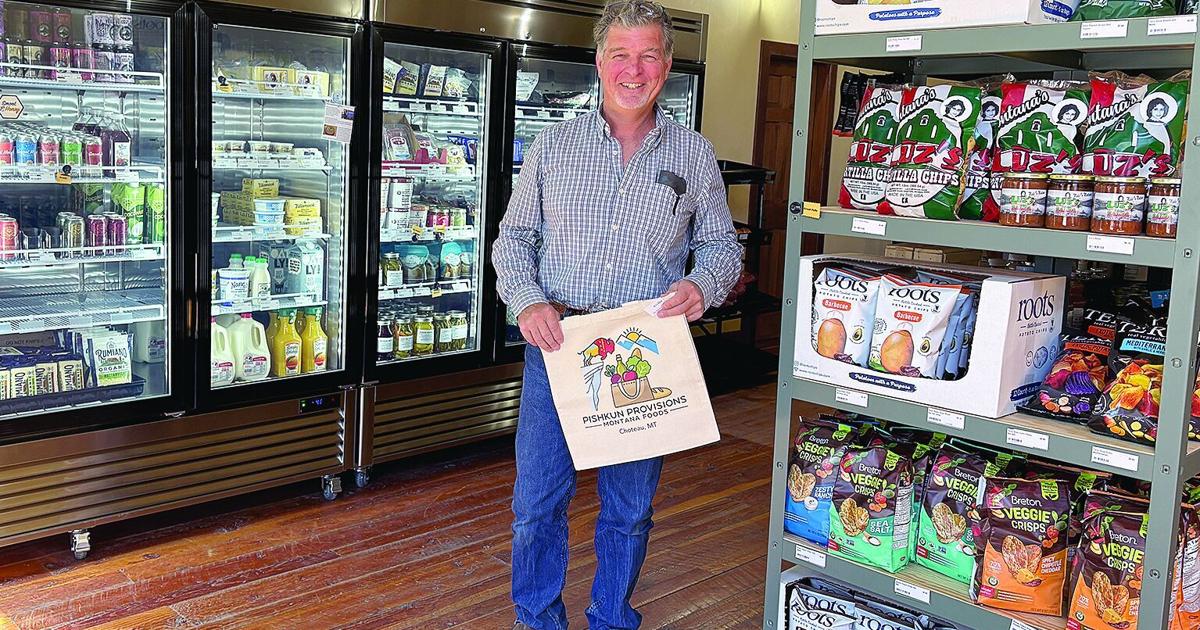 New grocery store relies on customer self-serve