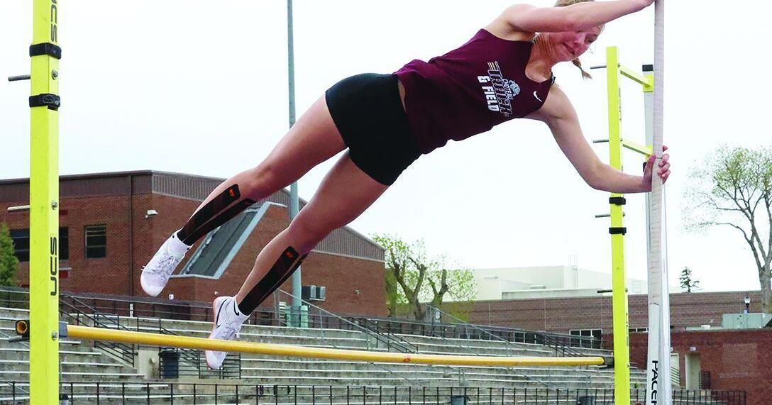 Track Hoops Track teams heading to divisional meets | Sports | choteauacantha.com