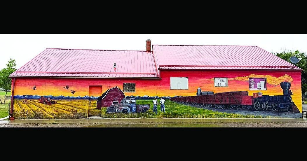 Power art students finish community mural