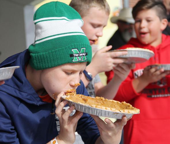 Pumpkin Pie Eating Contest