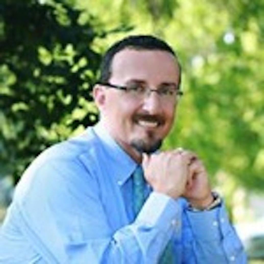 Academy of General Dentistry presents Circleville dentist with