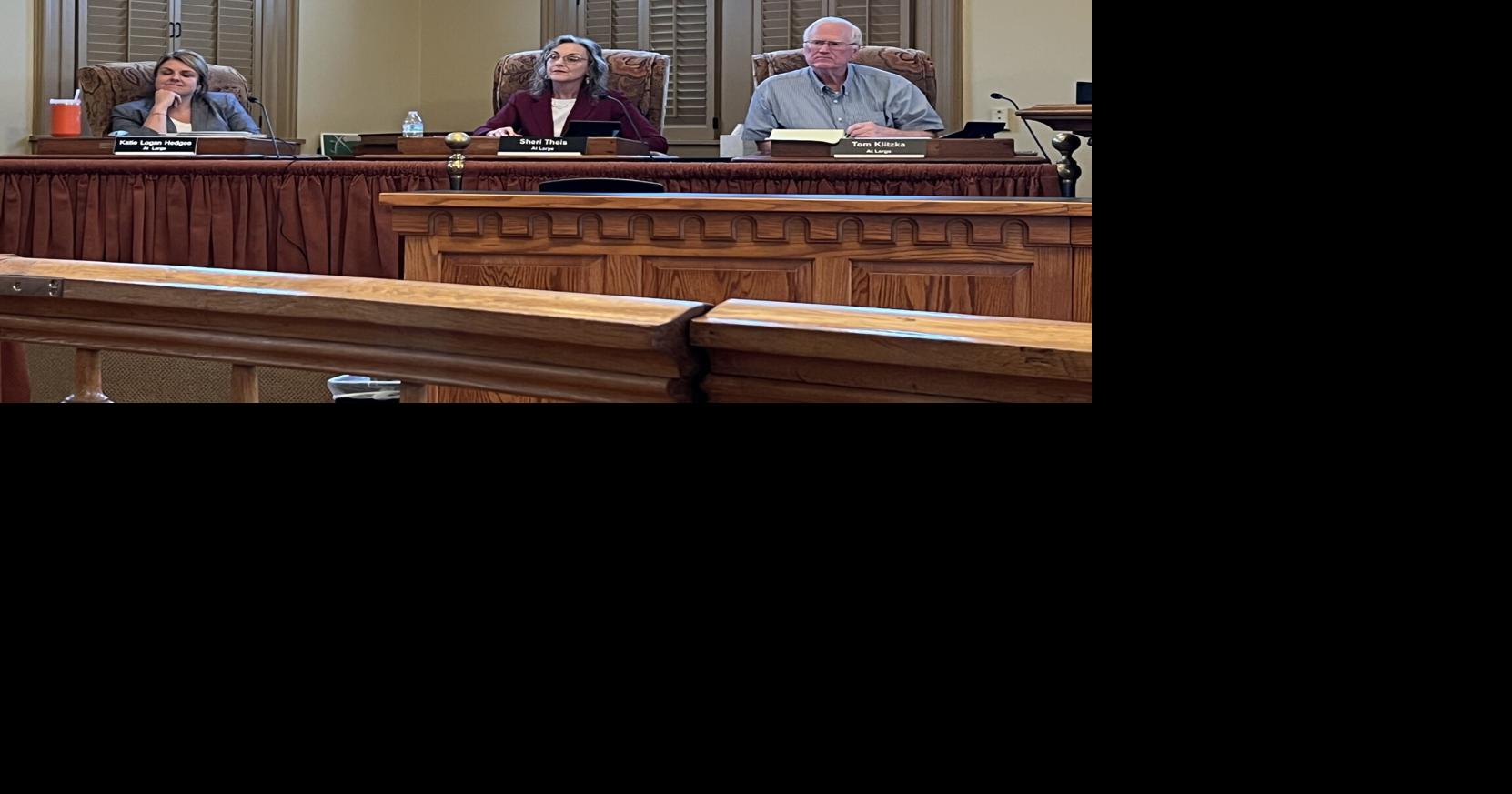 Council removes Chancey as Clerk News circlevilleherald com