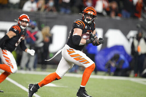 Hubbard's 98-yard fumble return lifts Bengals over Ravens