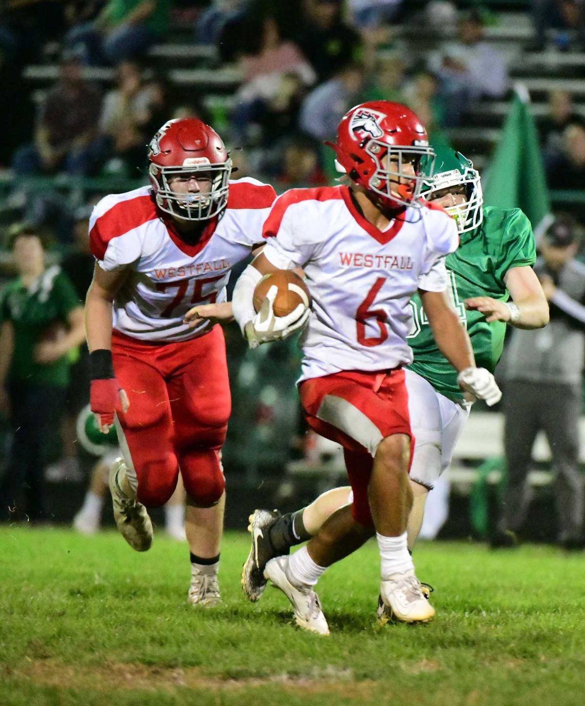 Mustangs run off 26 straight points to defeat Huntsmen Sports