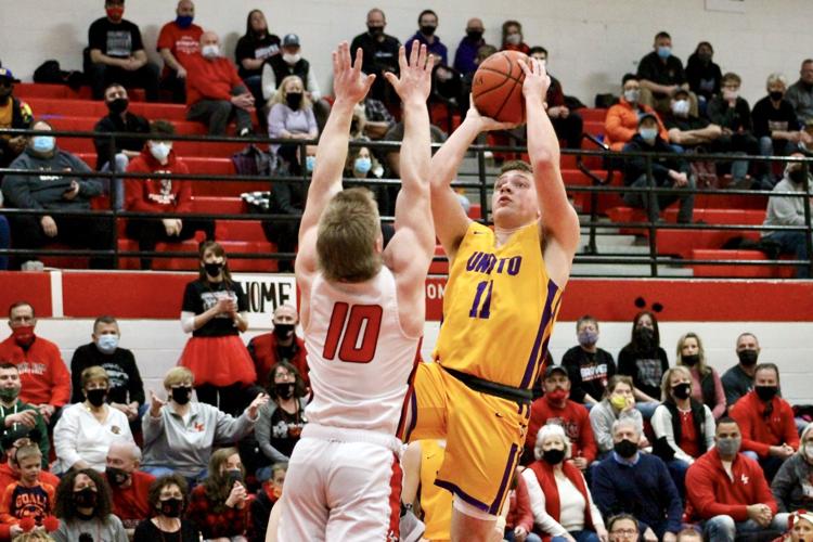 Unioto Logan Elm Boys Basketball March 4 Gallery