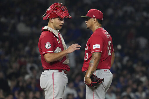 Chicago Cubs knock Cincinnati Reds from atop NL Central