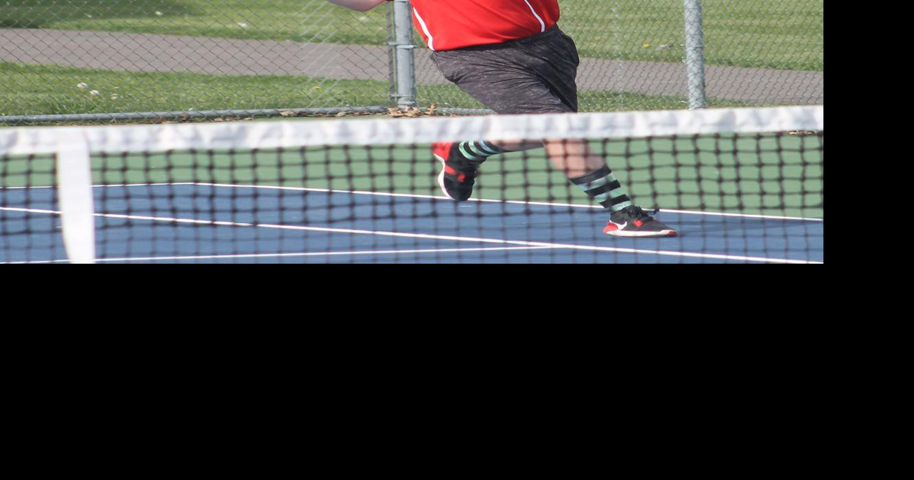 Braves edge Chieftains on tennis courts Sports circlevilleherald com