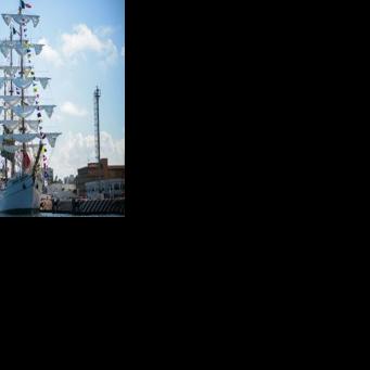 Mexico training ship that hit Brooklyn Bridge returns home