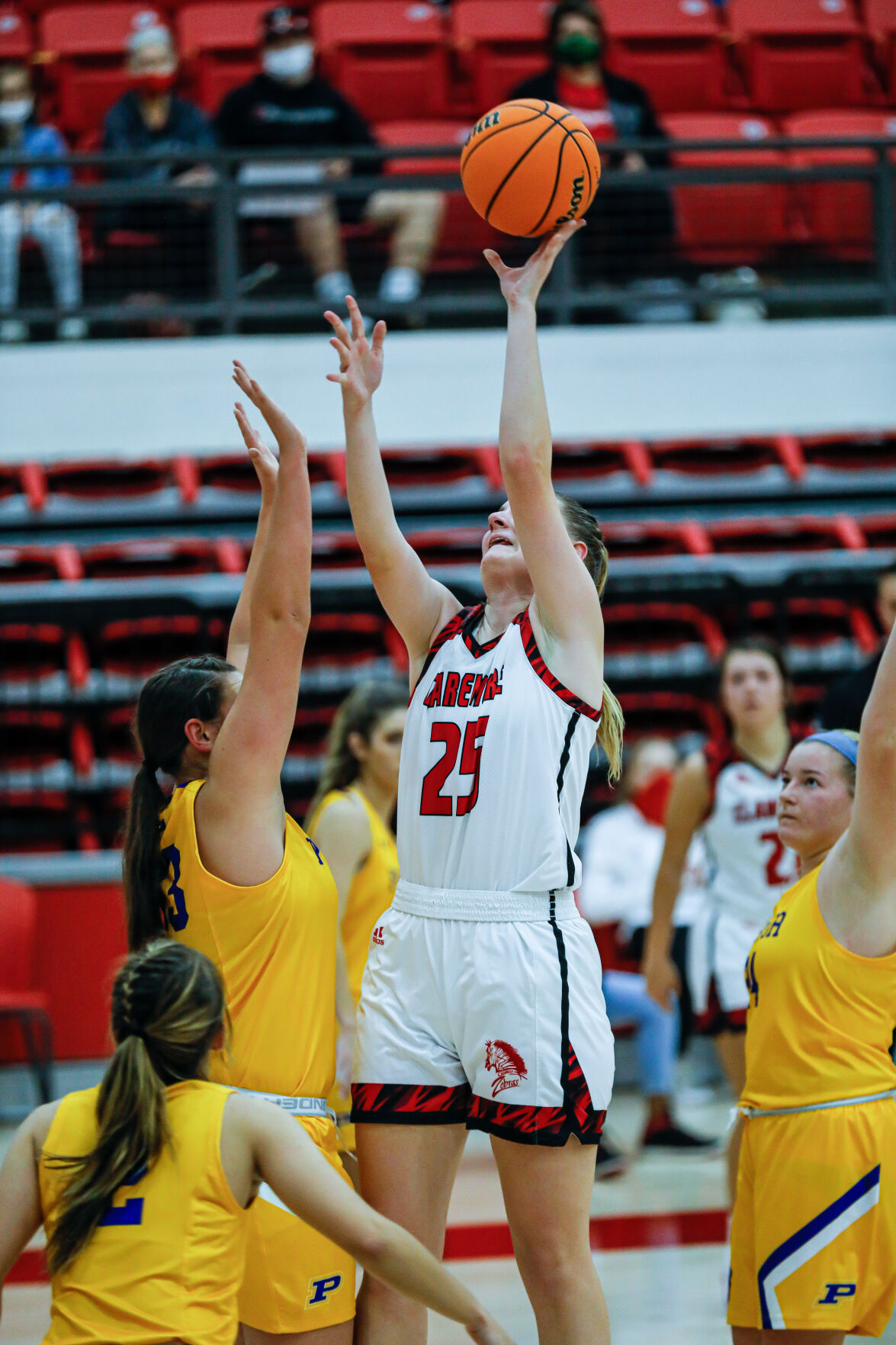 Claremore v Pryor BBall-1406.jpg