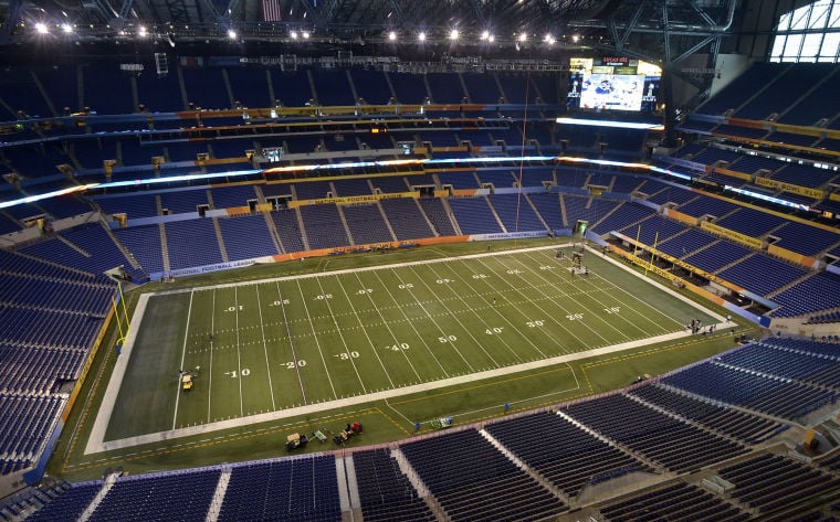 Frank Reich: Colts don't care if roof is open or closed at Lucas Oil