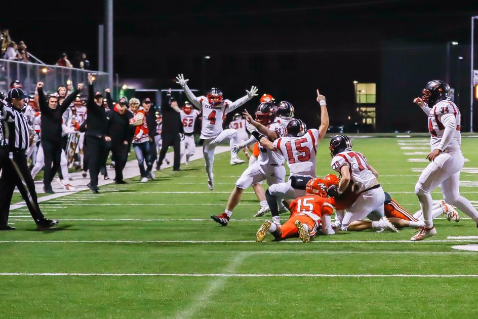 FOOTBALL Zebras spoil No. 3 Tahlequah's undefeated season Sports