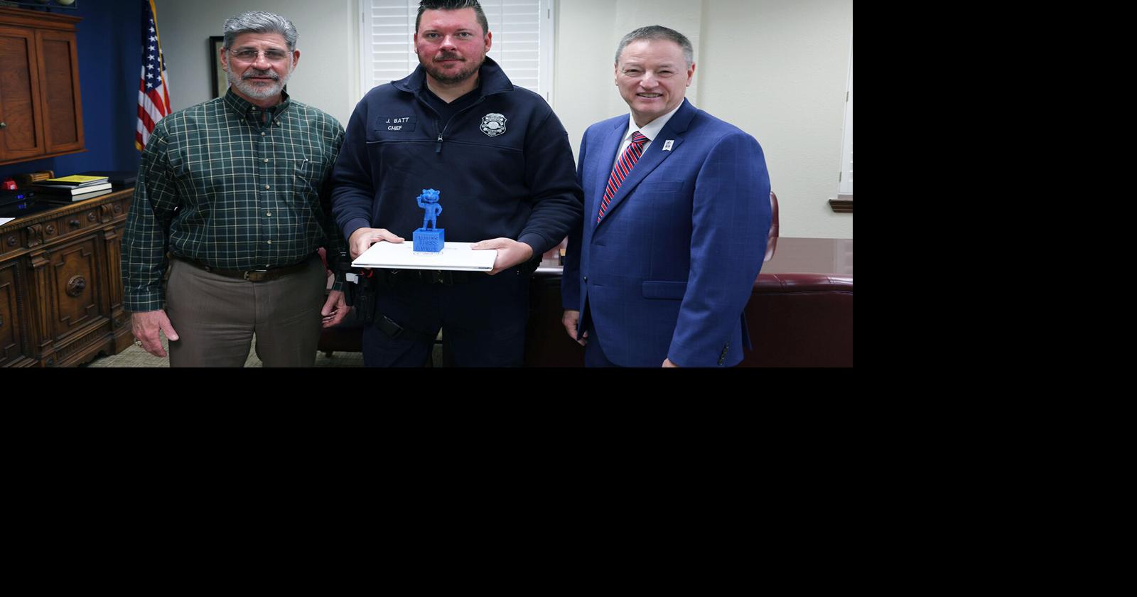RSU Police Chief Joe Batt receives Dr. James D. Hess Excellence in Education Award