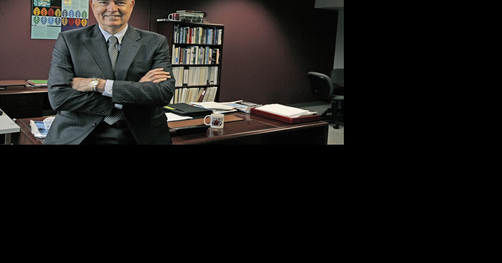 Garrison stepping down as dean, returning to faculty on July 1 w/art ...