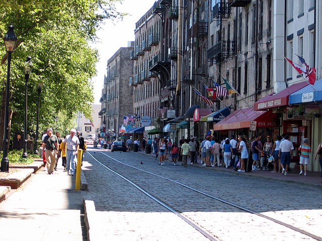 640px-Savannah_river_street.jpeg