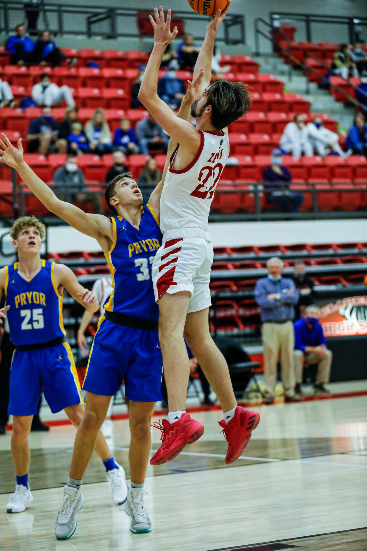 Claremore v Pryor BBall-1541.jpg