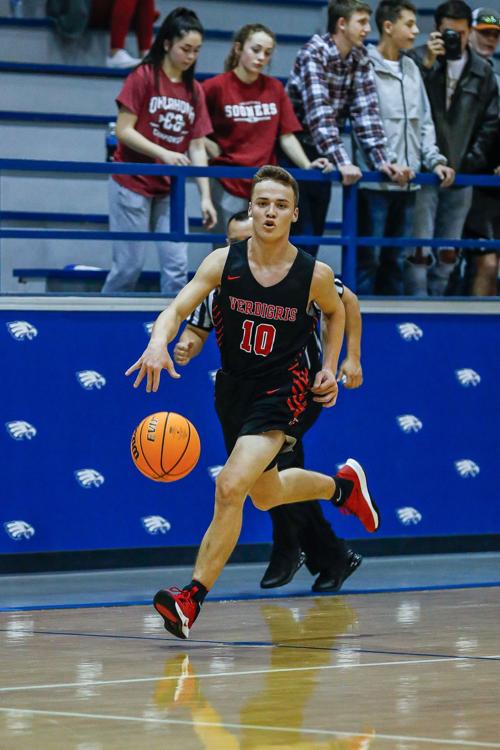 Basketball Verdigris Boys Advance To Chouteau Invitational