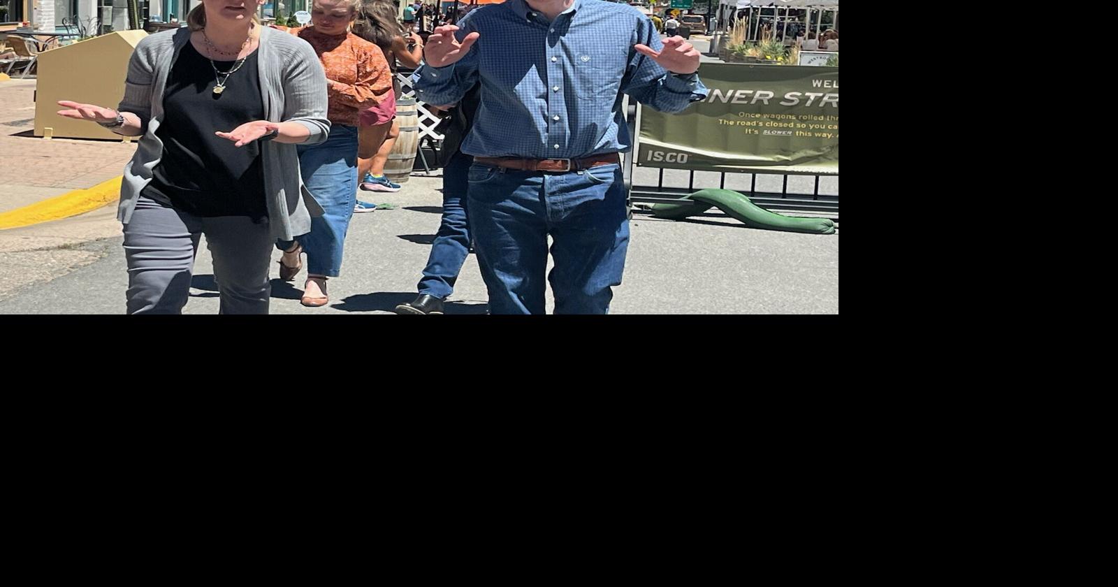 Stump speeches at an Idaho Springs campaign stop for Bennet