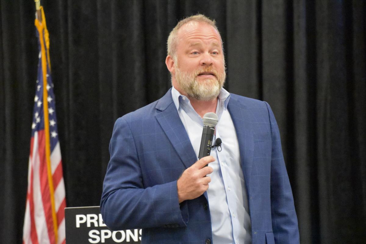 Brain athlete memorizes 100 names at chamber luncheon | Local ...