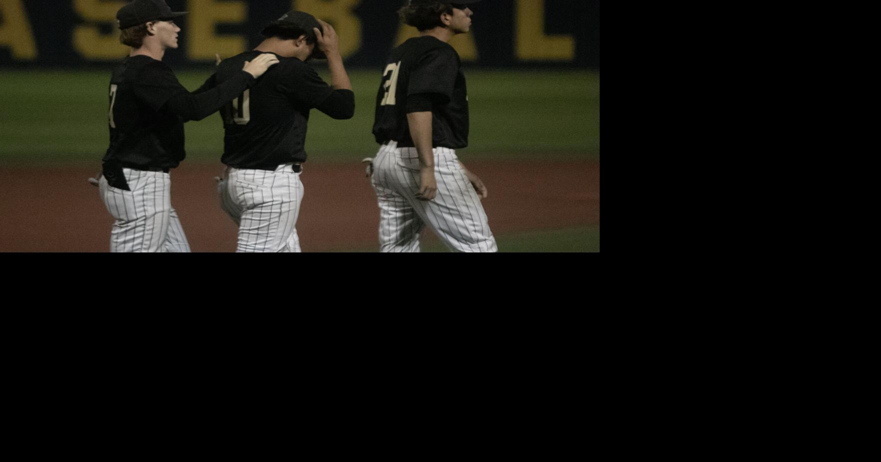 Yellow Jackets eliminated after game two loss to Arlington Heights ...