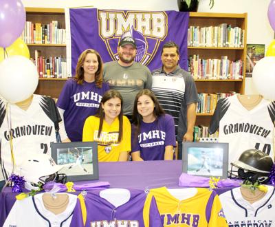 Grandview Twins Sign With Umhb Softball Sports Cleburnetimesreview Com