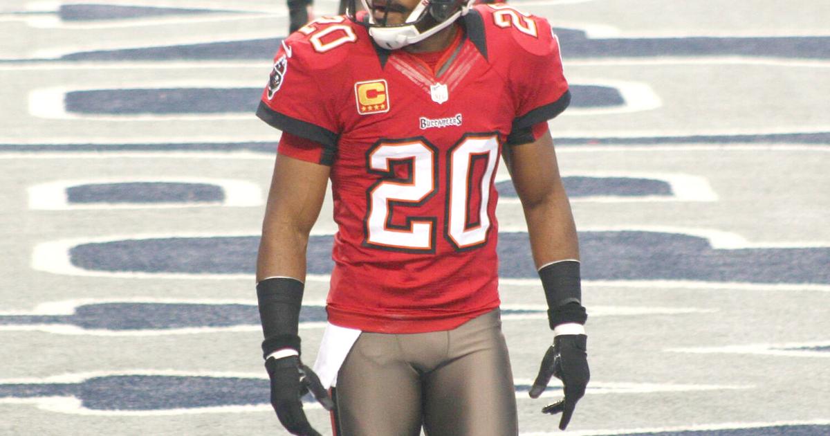 How Ronde Barber followed his own path to Pro Football Hall of Fame