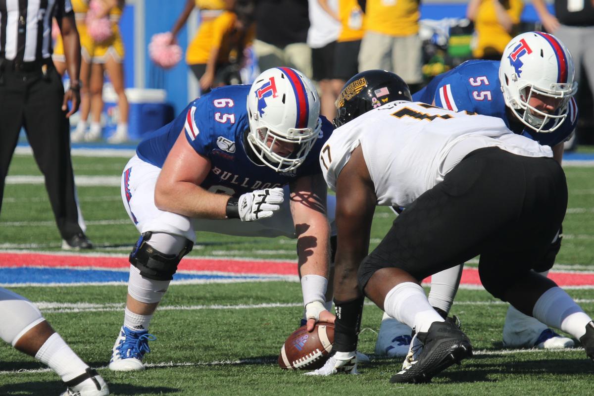 Former Elk Among College Football S Top Centers Sports