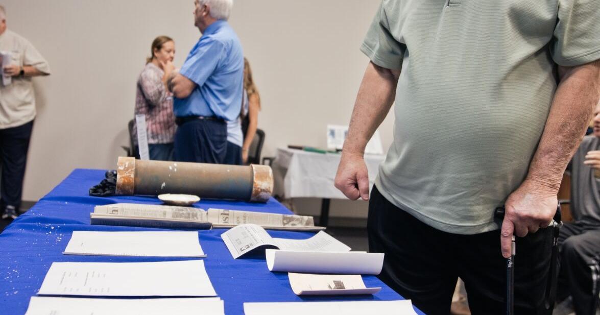 City of Joshua opens 25-year-old time capsule