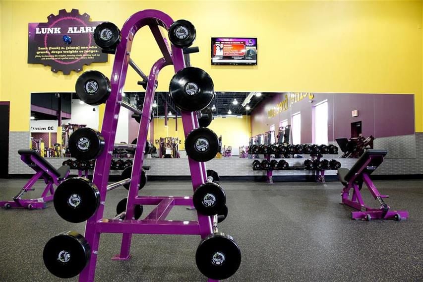 does planet fitness have squat racks 2019