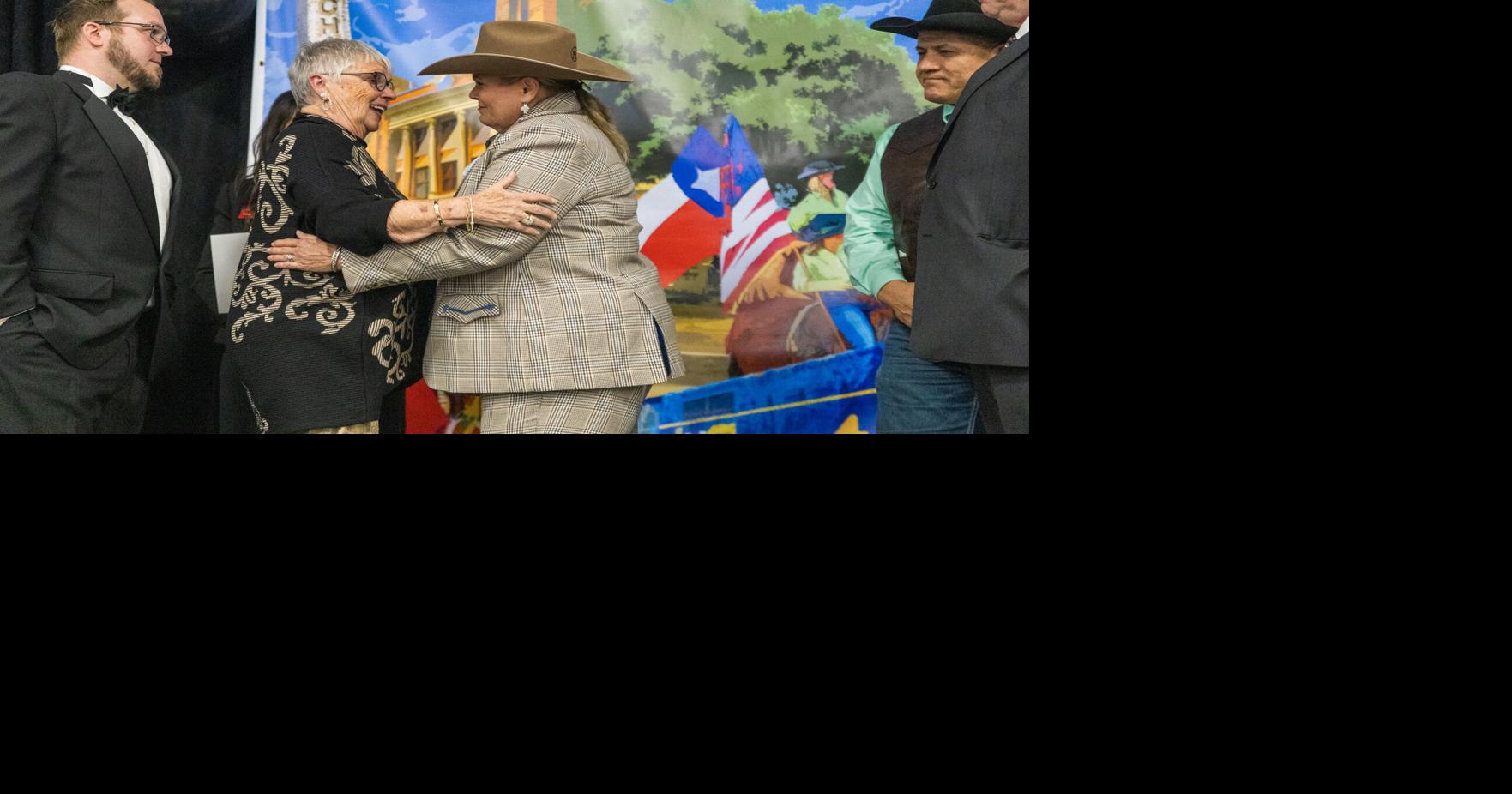 Chamber banquet spotlights Murdoch, Bates and local leaders shaping Cleburne’s future