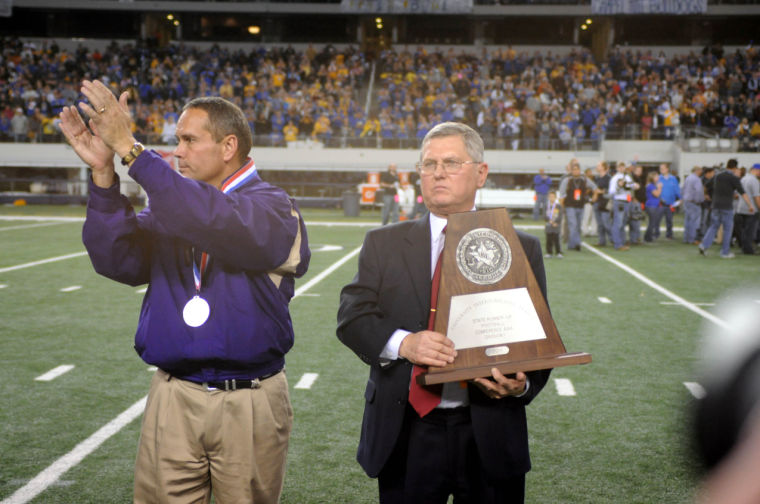Dixon repeats as AJC coach of the year | Archives 