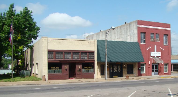 banks in cleburne