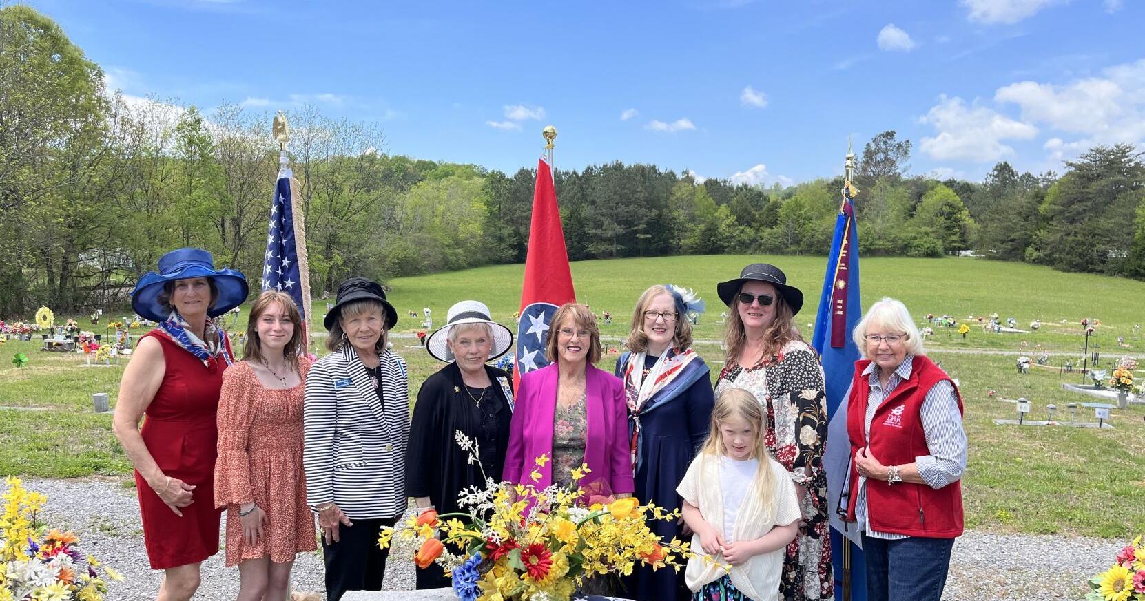 DAR Ocoee Chapter members attend grave marking - Vimarsana News