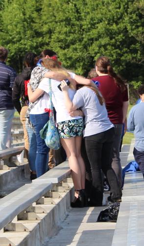 Cleveland High School holds vigil for two students killed in car crash ...
