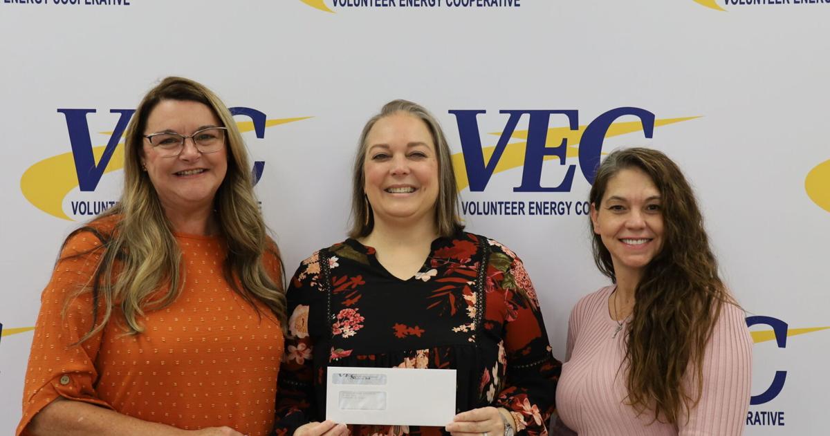 VEC Customers Share awards $2,700 in local grants
