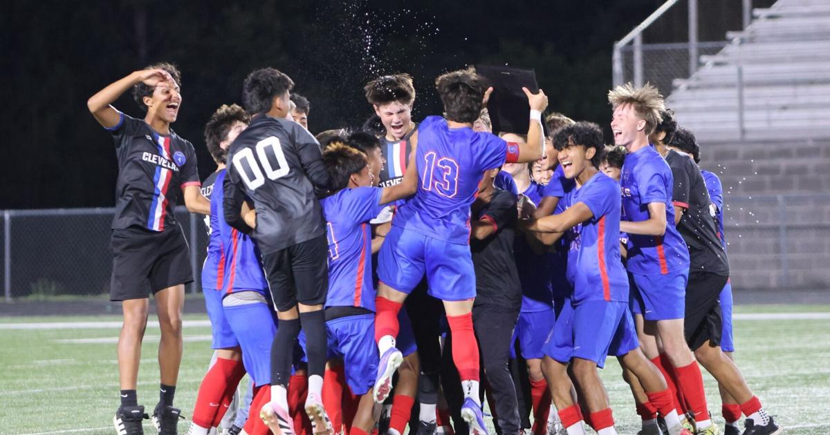 Raiders blank 'Stangs again for region title